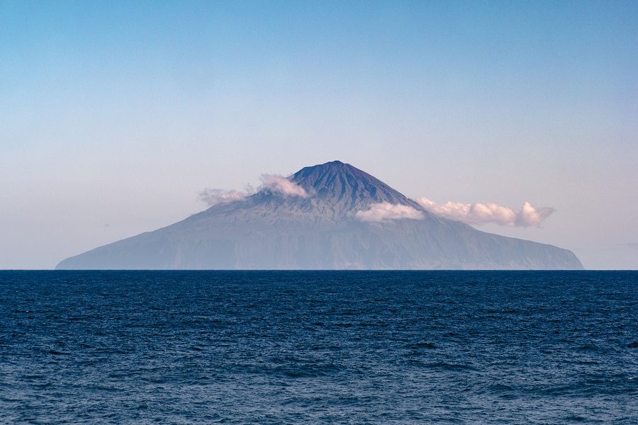 ilha mais isolada do mundo