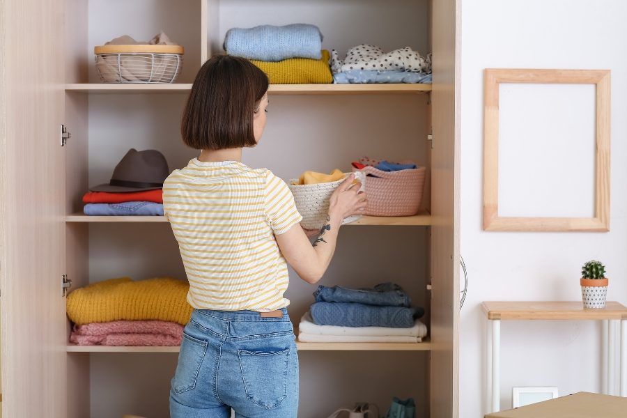 organizar guarda-roupa acessórios